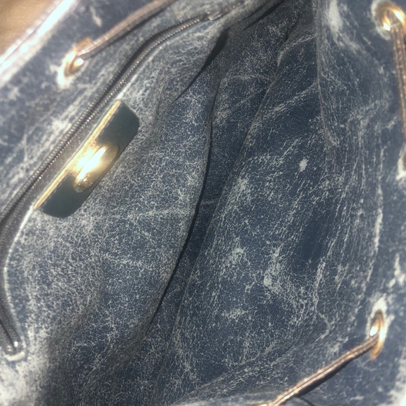 Authentic Vintage Gucci Handbag - Picture 5 of 8